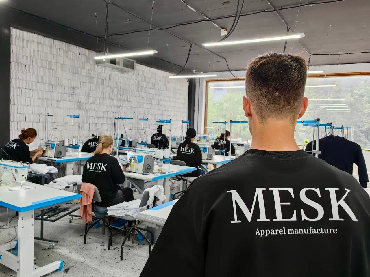 Худи MESK со спины